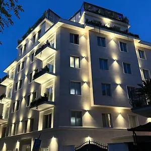 Hotel J Maluni Roma